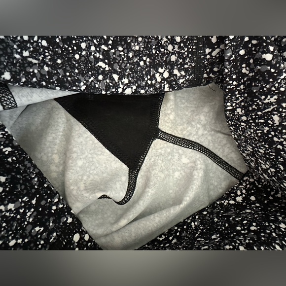 Lululemon/Wunder Under HR splatter Leggings/4 - Picture 6 of 9